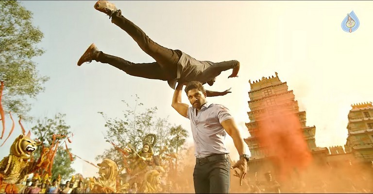 Sarrainodu Movie Photos - 7 / 19 photos