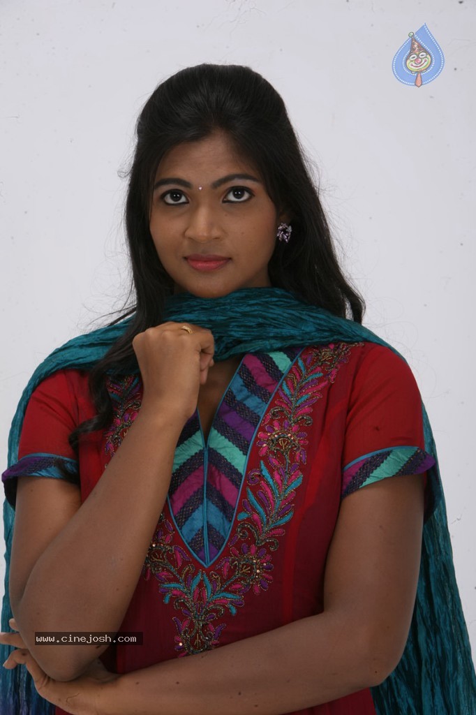 Sathiram Perunthu Nilaiyam Tamil Movie New Stills - 6 / 76 photos