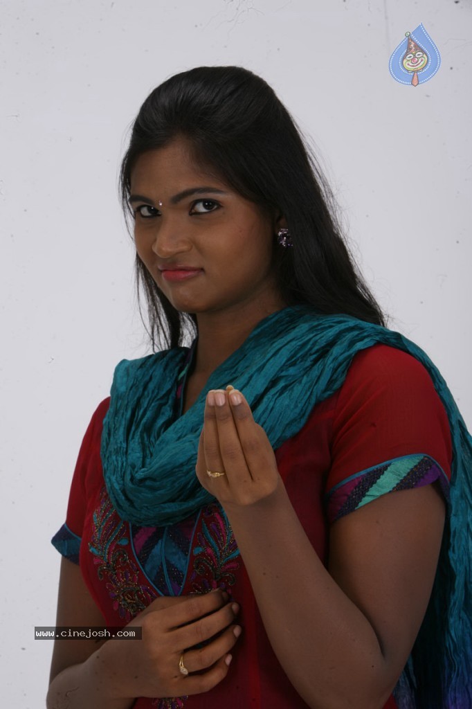 Sathiram Perunthu Nilaiyam Tamil Movie New Stills - 16 / 76 photos
