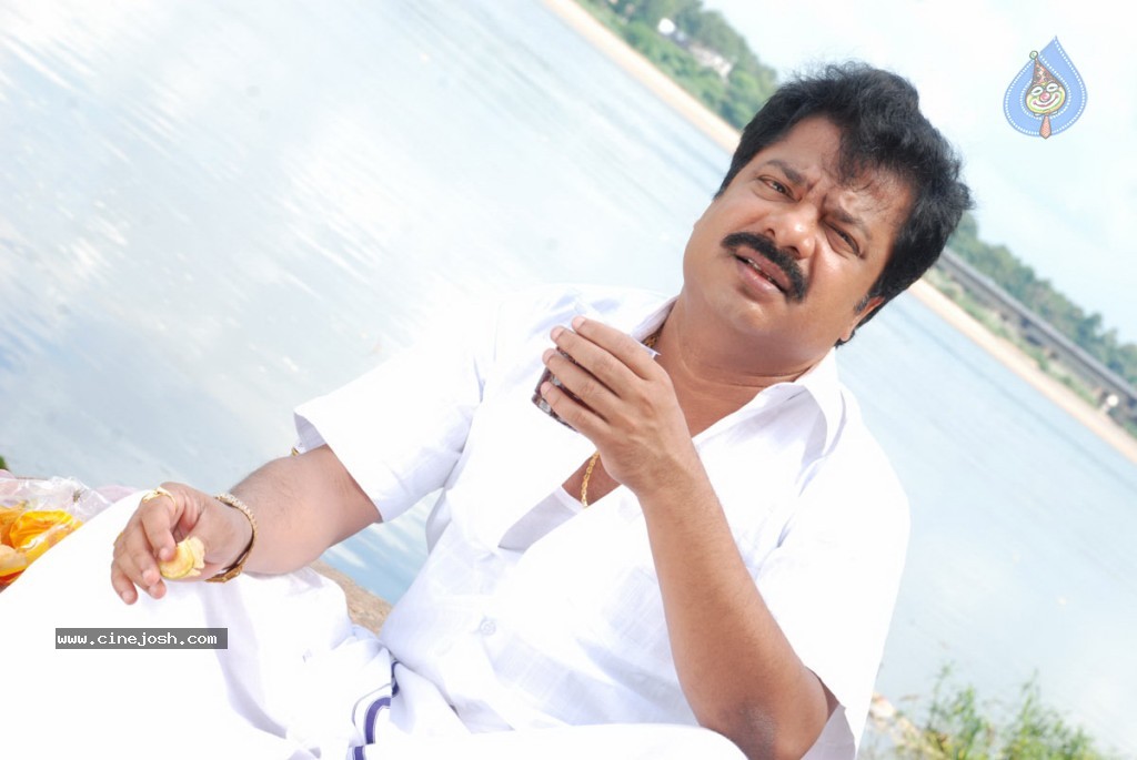 Sathiram Perunthu Nilaiyam Tamil Movie New Stills - 23 / 76 photos