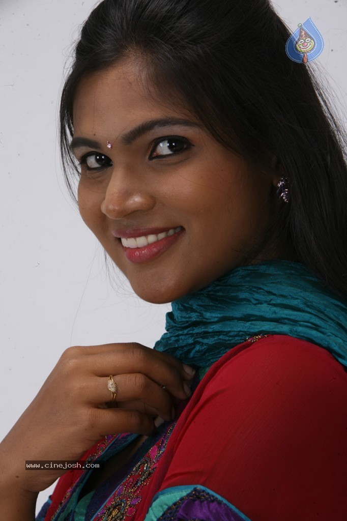 Sathiram Perunthu Nilaiyam Tamil Movie New Stills - 46 / 76 photos