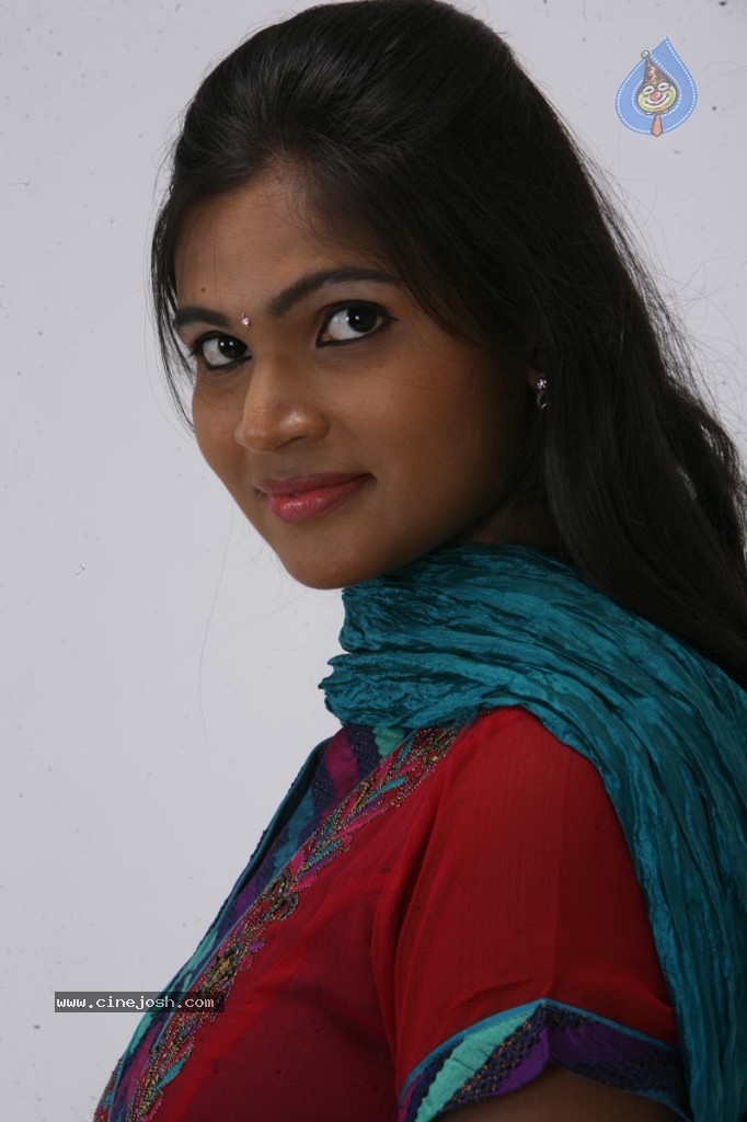 Sathiram Perunthu Nilaiyam Tamil Movie New Stills - 50 / 76 photos