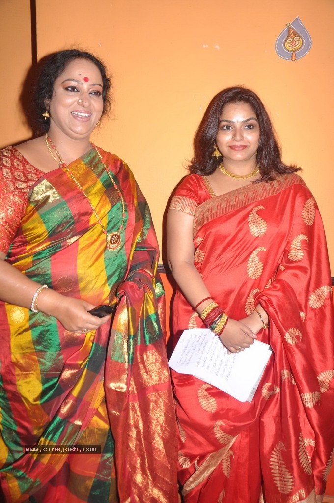 Sathiram Perunthu Nilaiyam Tamil Movie New Stills - 68 / 76 photos