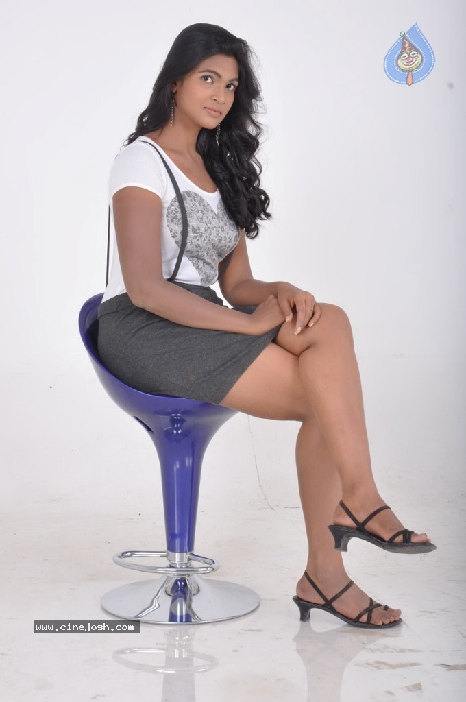 Sathiram Perunthu Nilaiyam Tamil Movie New Stills - 71 / 76 photos