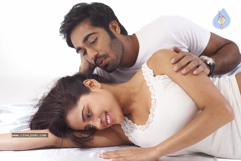 Sattam Oru Iruttarai Tamil Movie New Stills - 36 / 63 photos