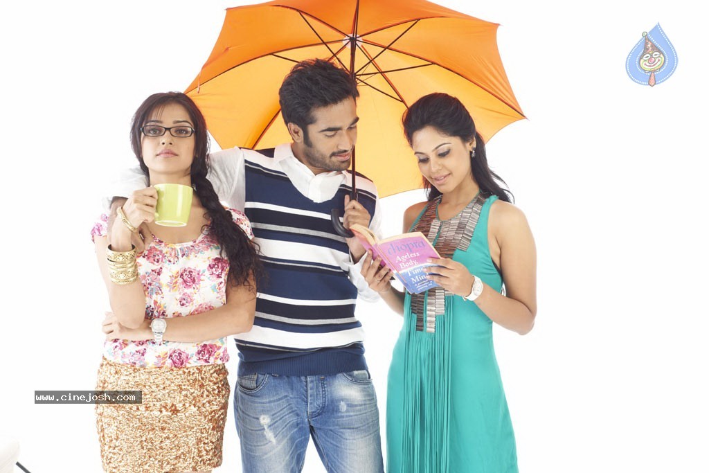 Sattam Oru Iruttarai Tamil Movie New Stills - 59 / 63 photos