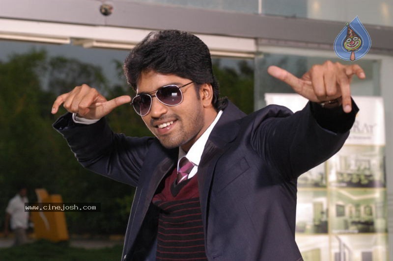 Seema Tapakai Movie Photo Gallery - 102 / 309 photos