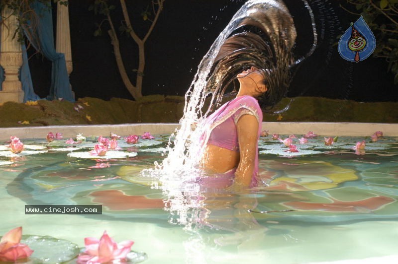 Seema Tapakai Movie Photo Gallery - 266 / 309 photos