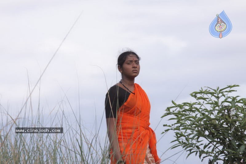 Sengathu Bhoomiyile Tamil Movie Stills - 13 / 106 photos