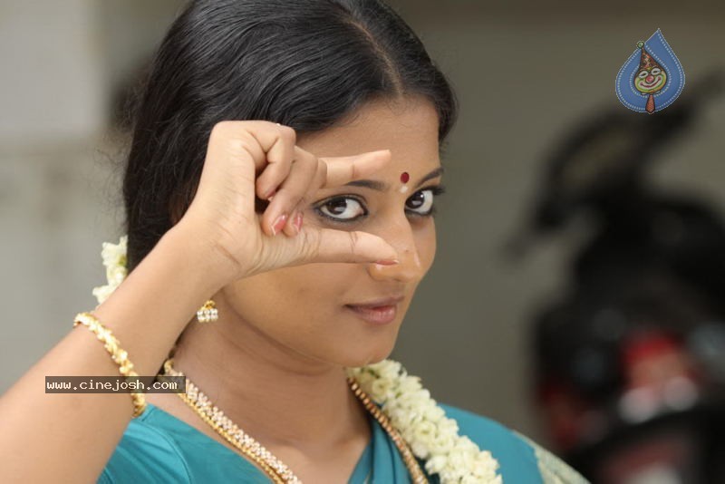 Sengathu Bhoomiyile Tamil Movie Stills - 15 / 106 photos