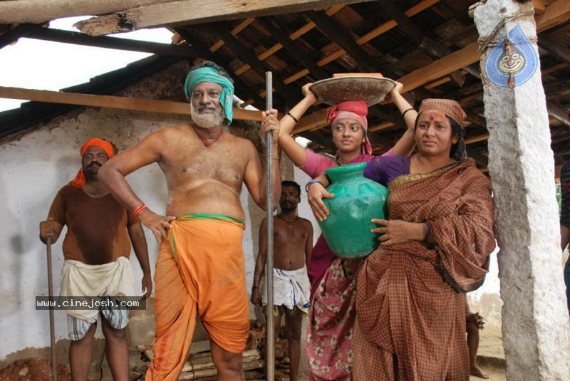 Sengathu Bhoomiyile Tamil Movie Stills - 18 / 106 photos