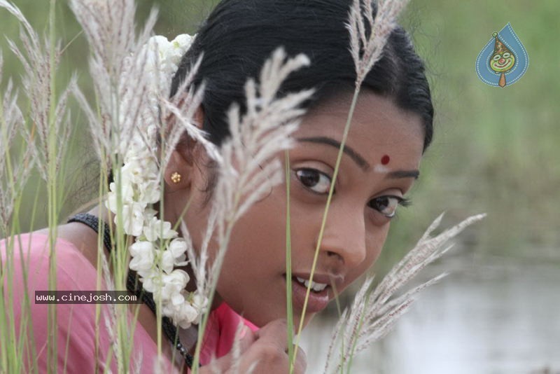 Sengathu Bhoomiyile Tamil Movie Stills - 40 / 106 photos