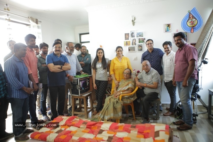 Senior Director Singeetham  At Vallidhari Madhya Movie Sets - 1 / 35 photos