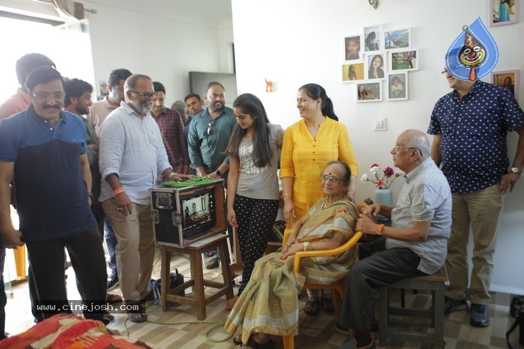 Senior Director Singeetham  At Vallidhari Madhya Movie Sets - 17 / 35 photos
