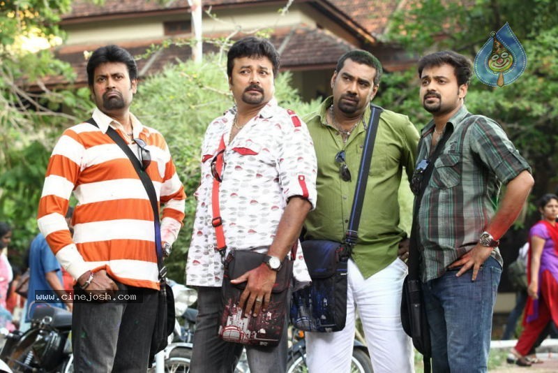 Seniors Malayalam Movie Stills - 34 / 50 photos