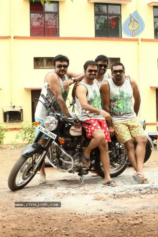 Seniors Malayalam Movie Stills - 38 / 50 photos