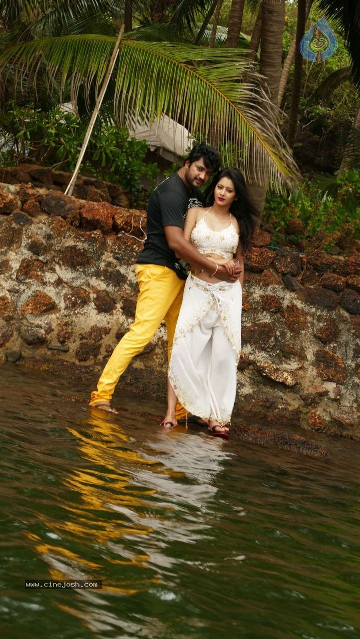 Shikaar Movie Stills - 7 / 7 photos