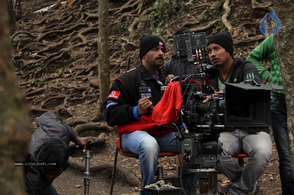 Sigaram Thodu Tamil Movie New Stills - 30 / 49 photos