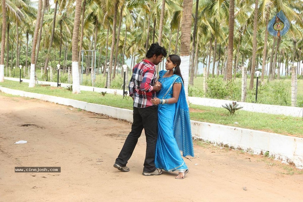 Sillunu Oru Payanam Tamil Movie Photos - 6 / 45 photos