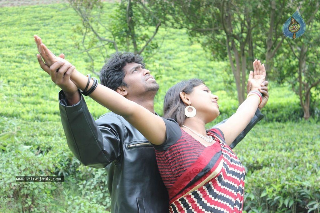 Sillunu Oru Payanam Tamil Movie Photos - 9 / 45 photos