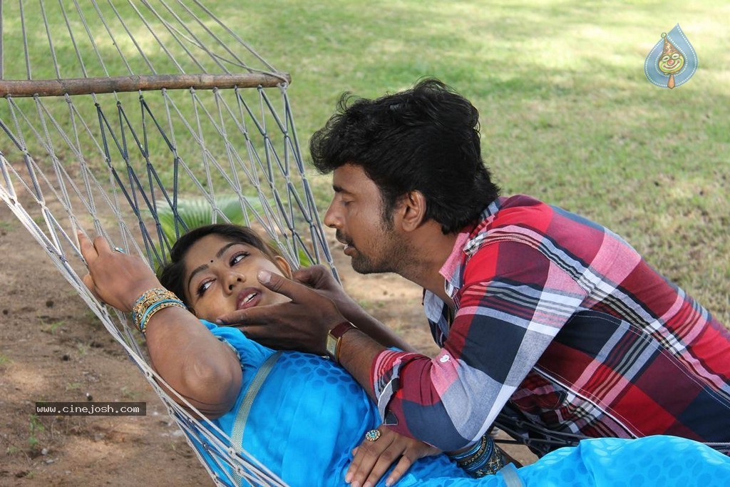 Sillunu Oru Payanam Tamil Movie Photos - 21 / 45 photos