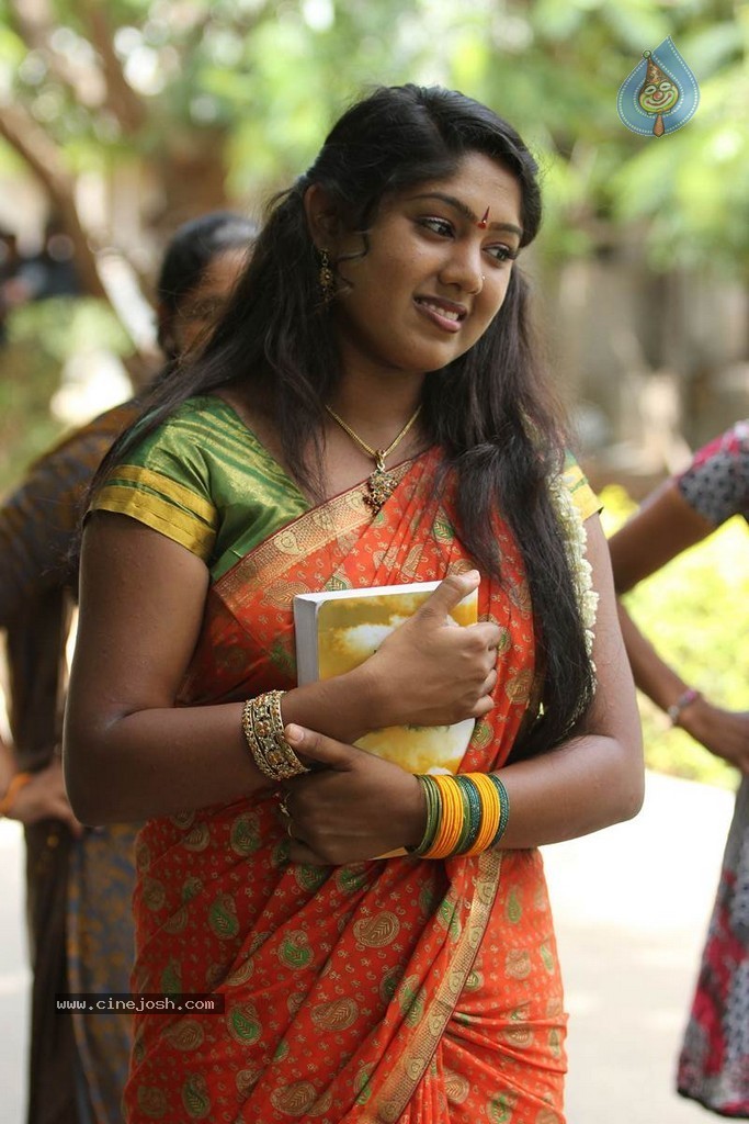 Sillunu Oru Payanam Tamil Movie Photos - 24 / 45 photos