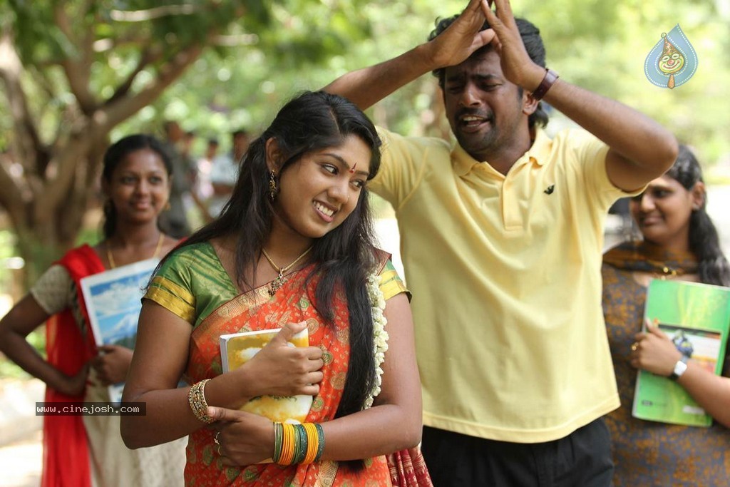 Sillunu Oru Payanam Tamil Movie Photos - 30 / 45 photos