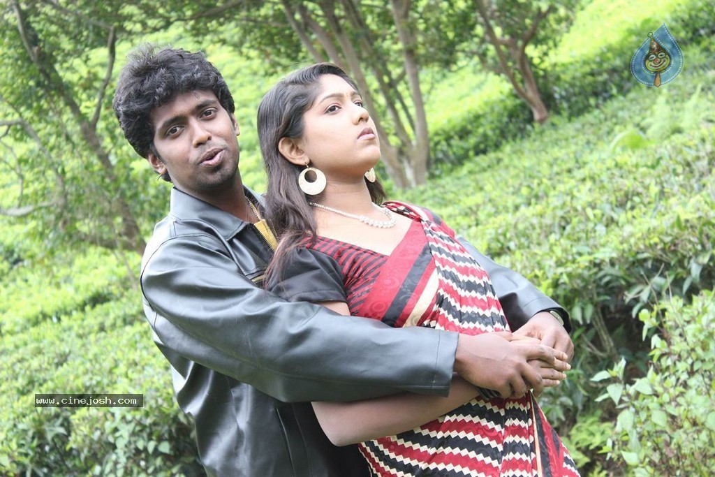 Sillunu Oru Payanam Tamil Movie Photos - 33 / 45 photos
