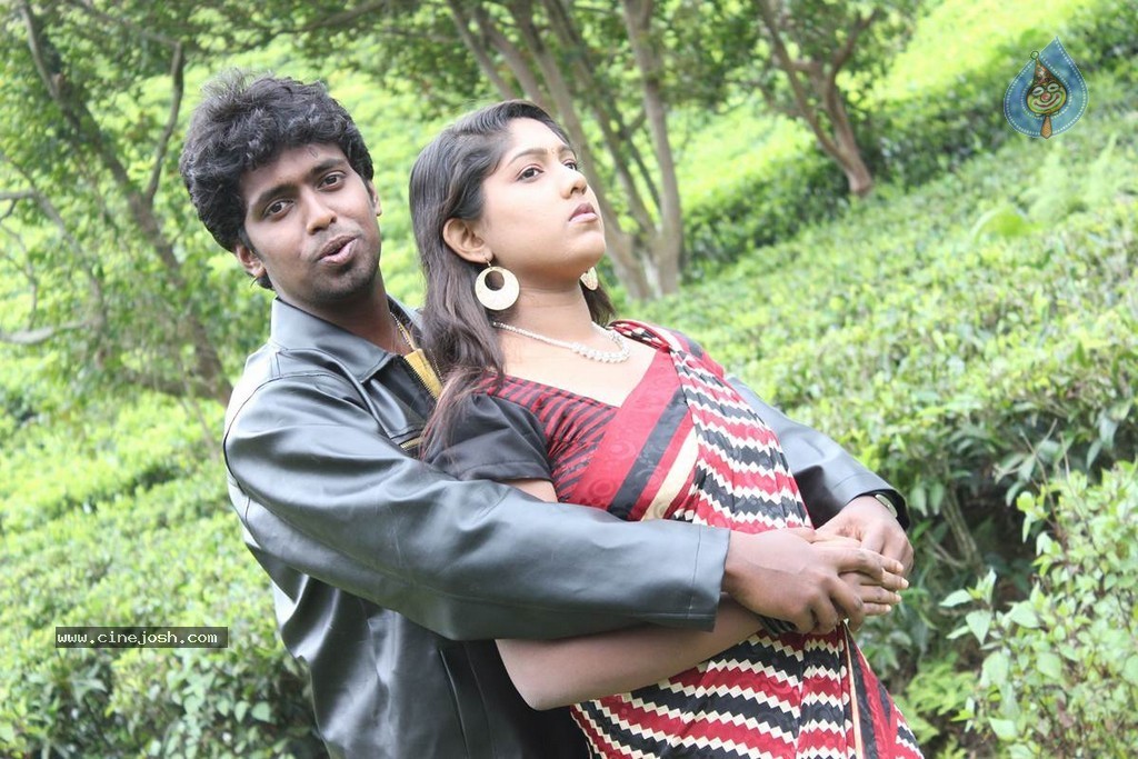 Sillunu Oru Payanam Tamil Movie Photos - 33 / 45 photos