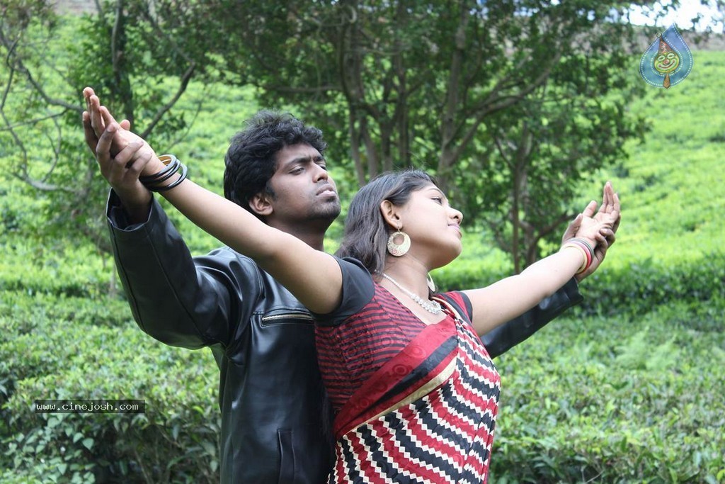 Sillunu Oru Payanam Tamil Movie Photos - 45 / 45 photos