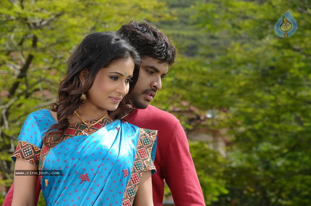 Sillunu Oru Santhippu Tamil Movie Stills - 2 / 55 photos