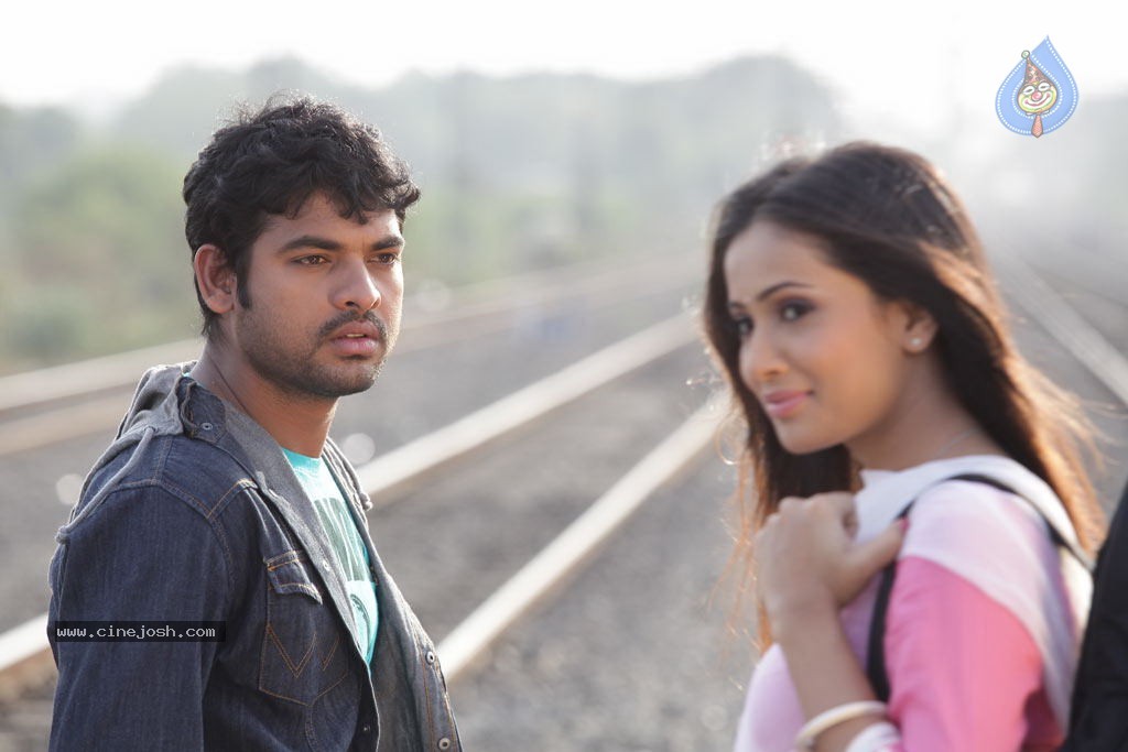 Sillunu Oru Santhippu Tamil Movie Stills - 9 / 55 photos