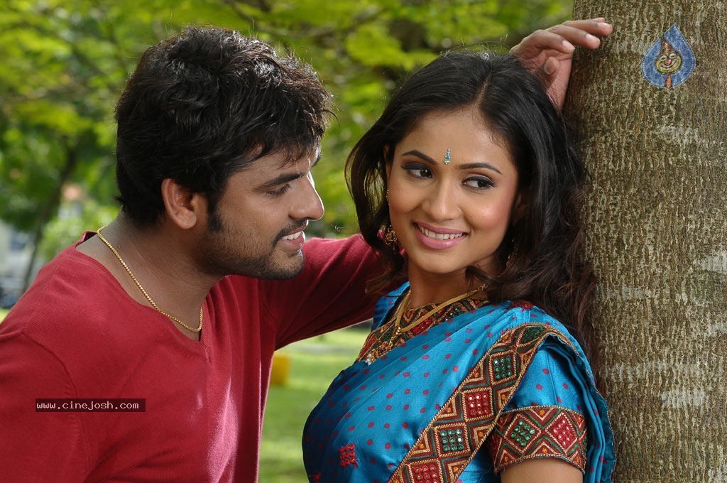 Sillunu Oru Santhippu Tamil Movie Stills - 32 / 55 photos