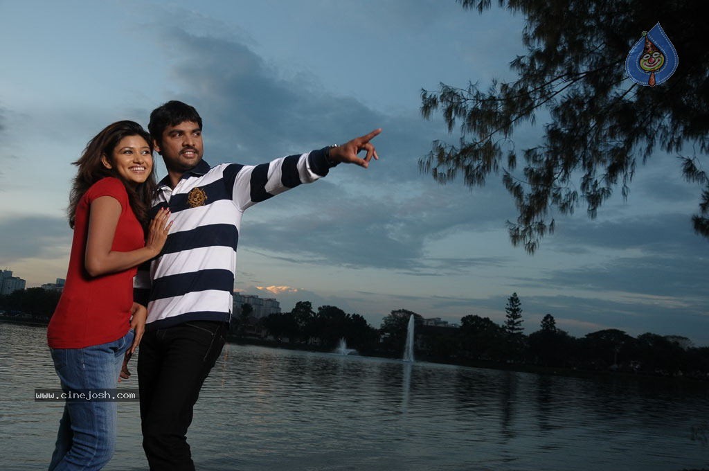 Sillunu Oru Santhippu Tamil Movie Stills - 33 / 55 photos