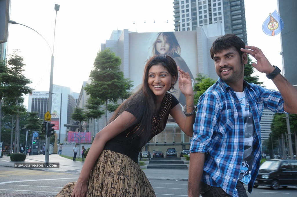 Sillunu Oru Santhippu Tamil Movie Stills - 34 / 55 photos
