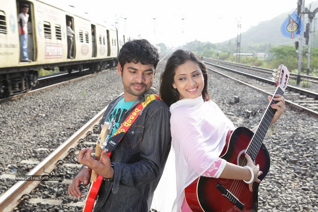 Sillunu Oru Santhippu Tamil Movie Stills - 36 / 55 photos