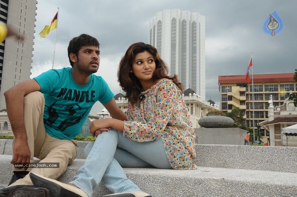 Sillunu Oru Santhippu Tamil Movie Stills - 42 / 55 photos