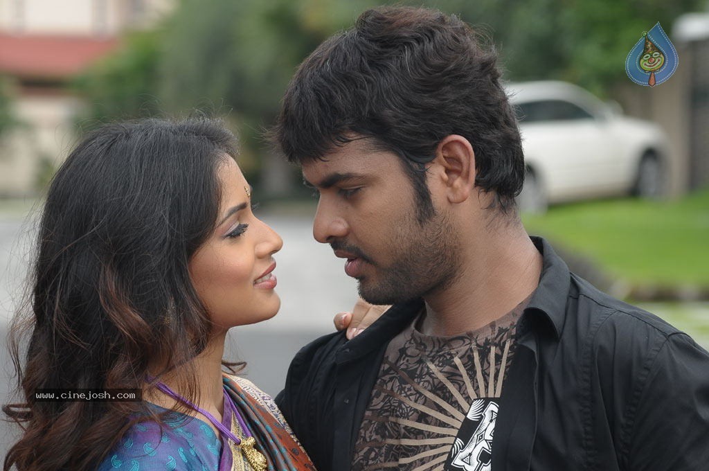 Sillunu Oru Santhippu Tamil Movie Stills - 50 / 55 photos