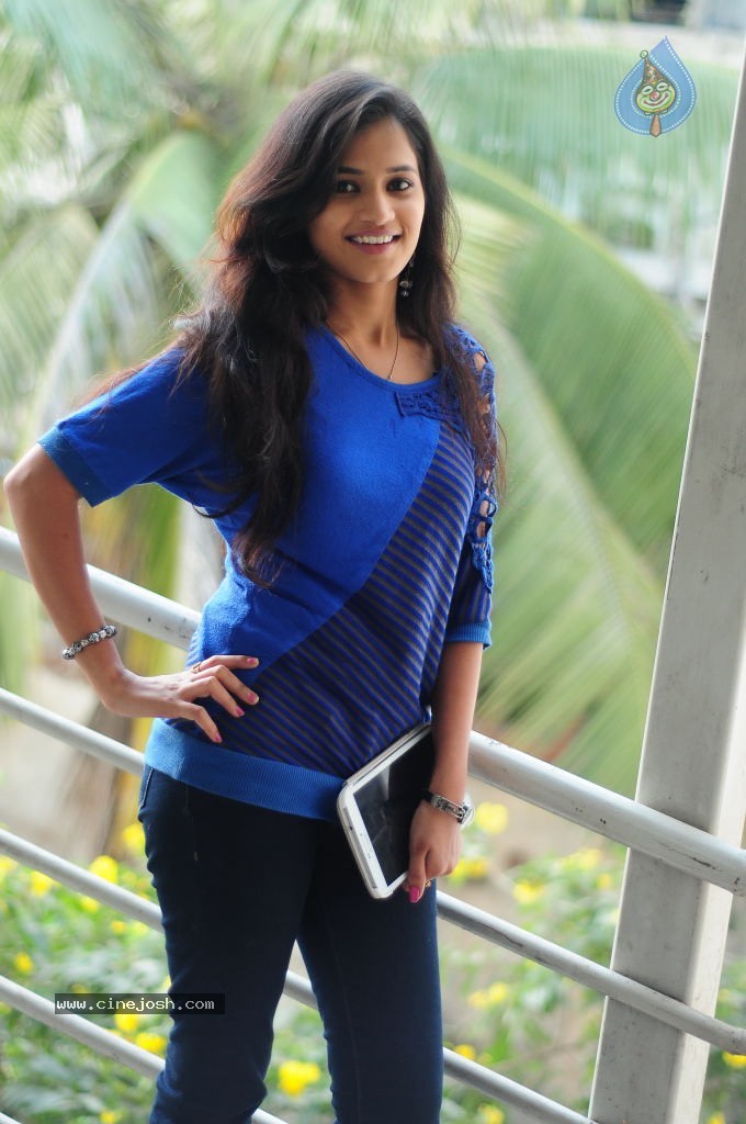 Simple Love Story Movie New Stills - 8 / 10 photos