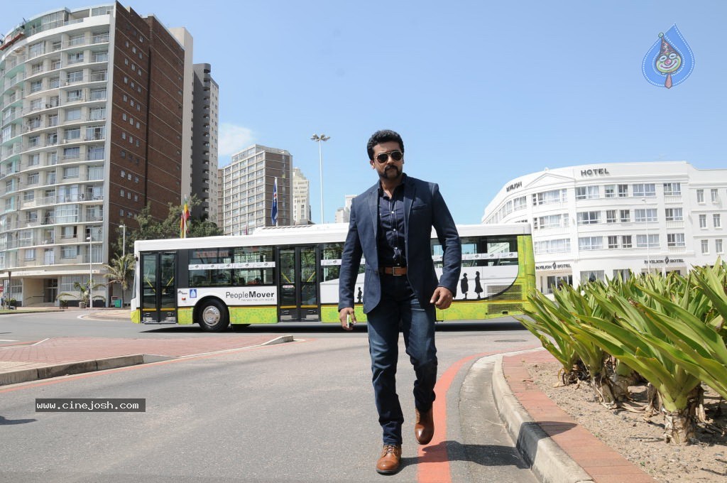 Singam Movie Stills and Wallpapers - 55 / 149 photos