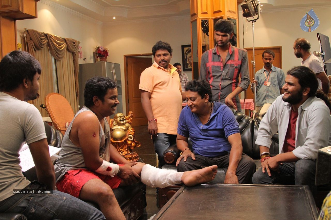 Singham 123 Movie Stills & Working Stills - 17 / 78 photos