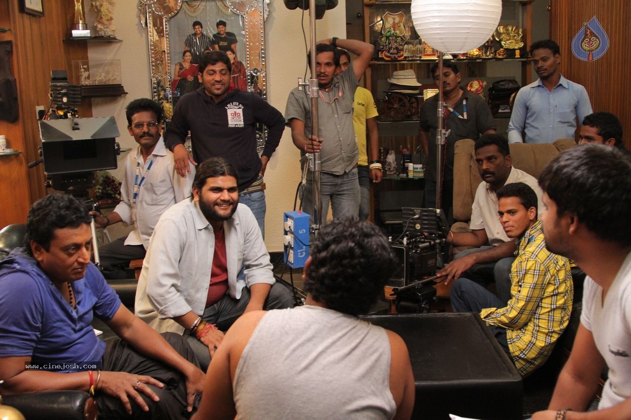 Singham 123 Movie Stills & Working Stills - 28 / 78 photos