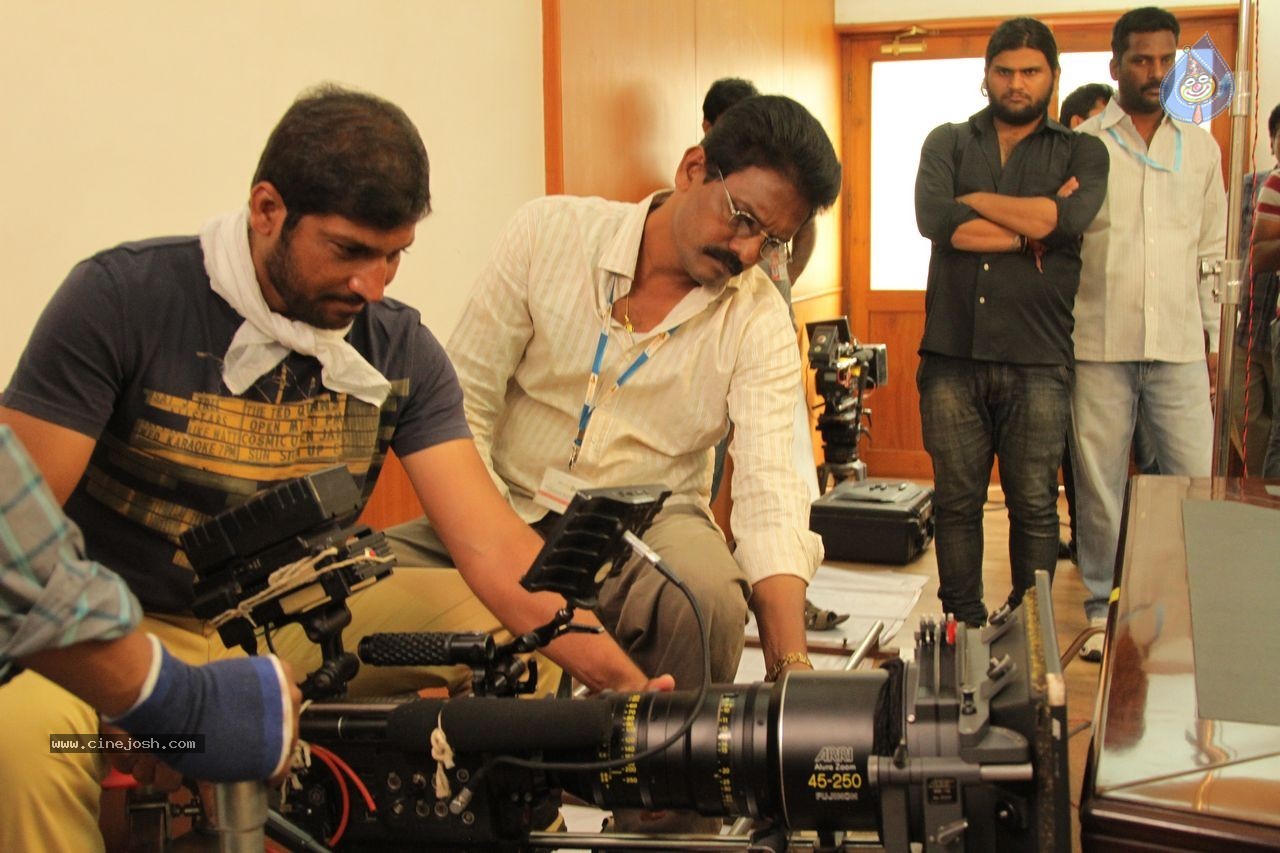 Singham 123 Movie Stills & Working Stills - 40 / 78 photos