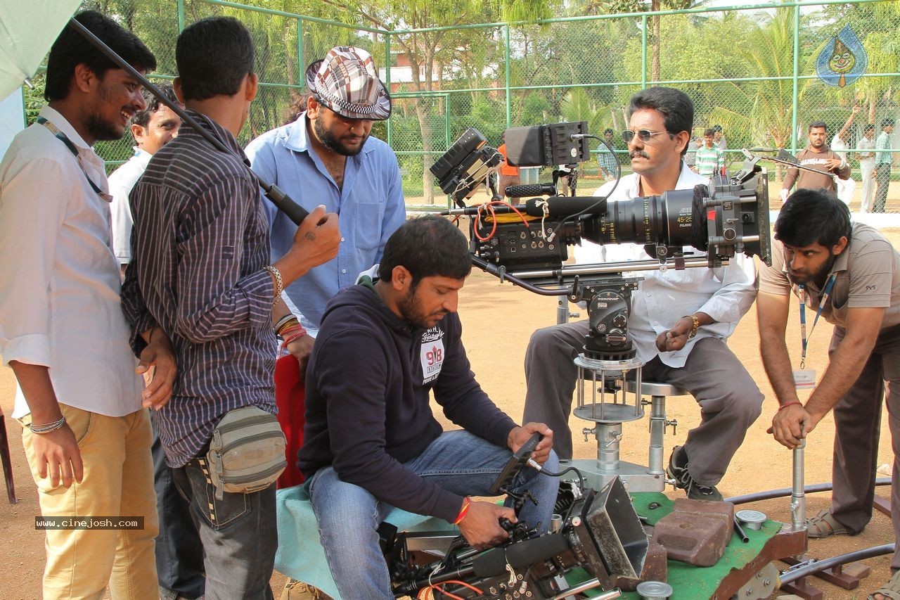 Singham 123 Movie Stills & Working Stills - 44 / 78 photos