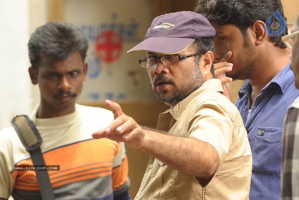 Sippai Tamil Movie Stills - 13 / 20 photos
