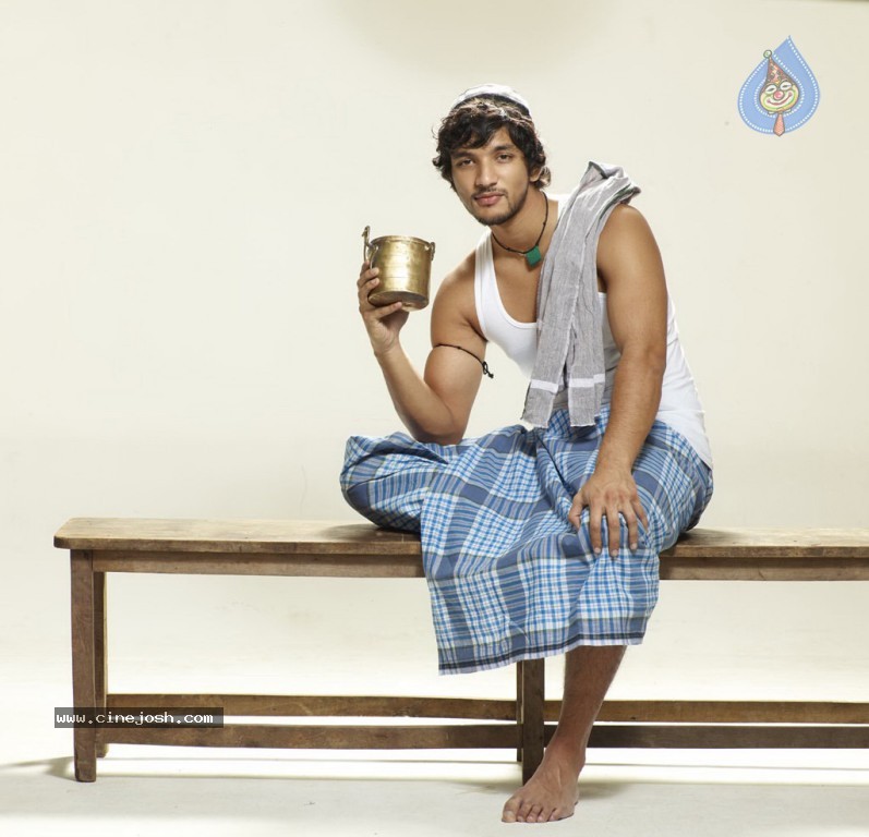 Sippai Tamil Movie Stills - 19 / 20 photos