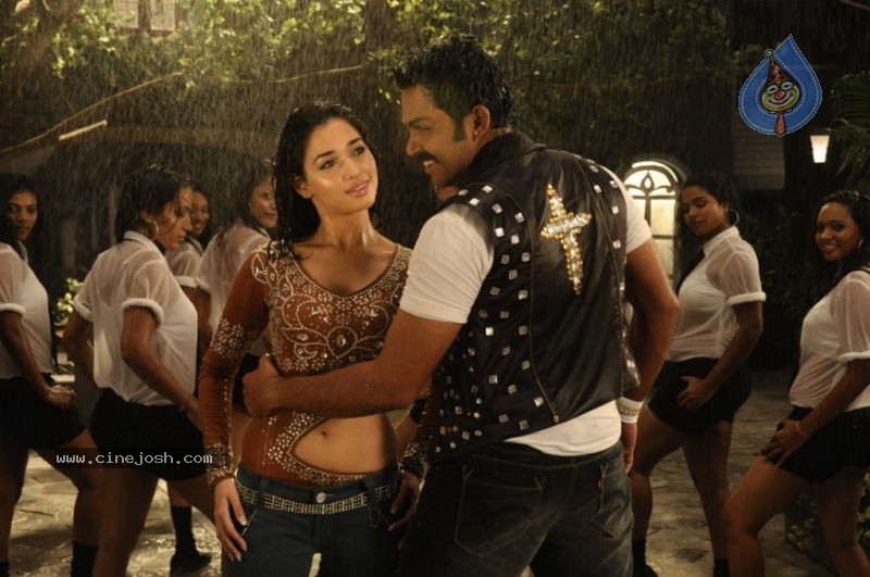 Siruthai Tamil Movie Gallery - 40 / 42 photos