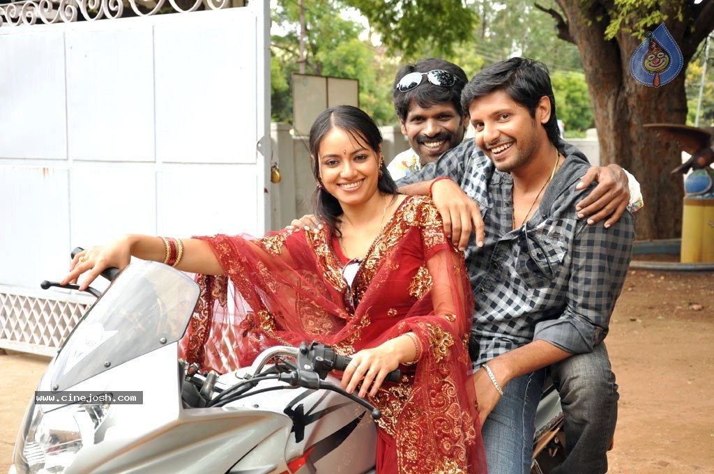 Siruvani Movie Stills - 29 / 33 photos