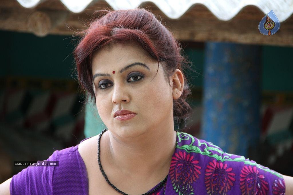 Sivappu Manidharagal Tamil Movie Photos - 26 / 67 photos