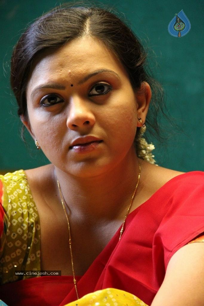 Sivappu Manidharagal Tamil Movie Photos - 35 / 67 photos